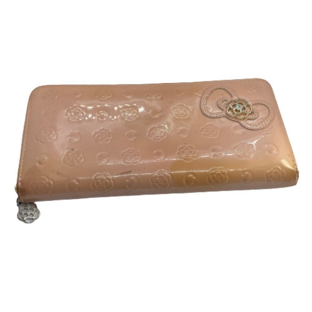 Authentic Clathas Hello Kitty Peach Patent Leather Long Zip Around Wallet